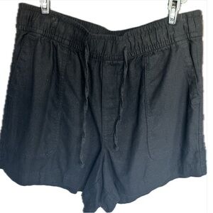 Size M black GAP linen shorts.